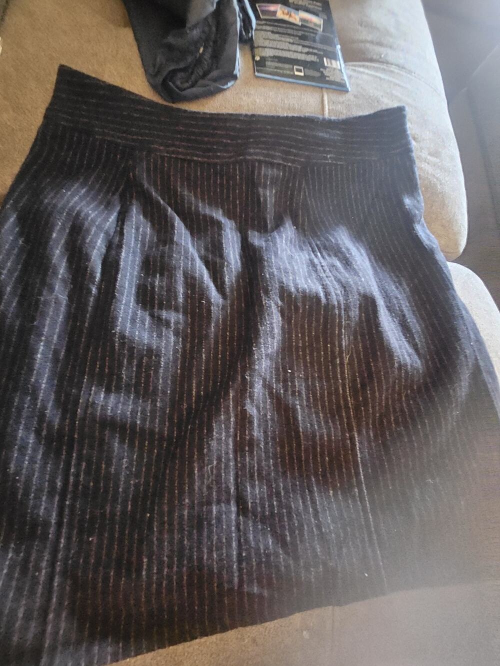 Banana Republic Wool Skirt Womens Size 4 Stretch Pencil Black Pinstripe Lined
